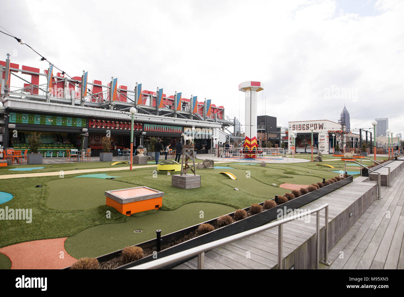 Skyline Park sur le toit de la ponce City Market à Atlanta, Géorgie. Banque D'Images