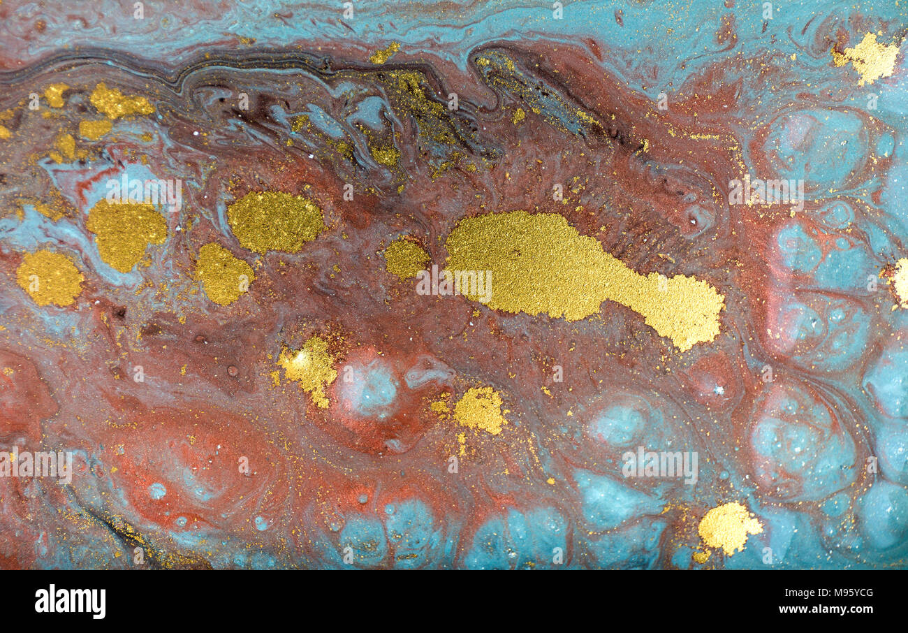 En résumé fond acrylique. Nature bleu et vert d'art de la marbrure de texture. Paillettes d'or. Banque D'Images
