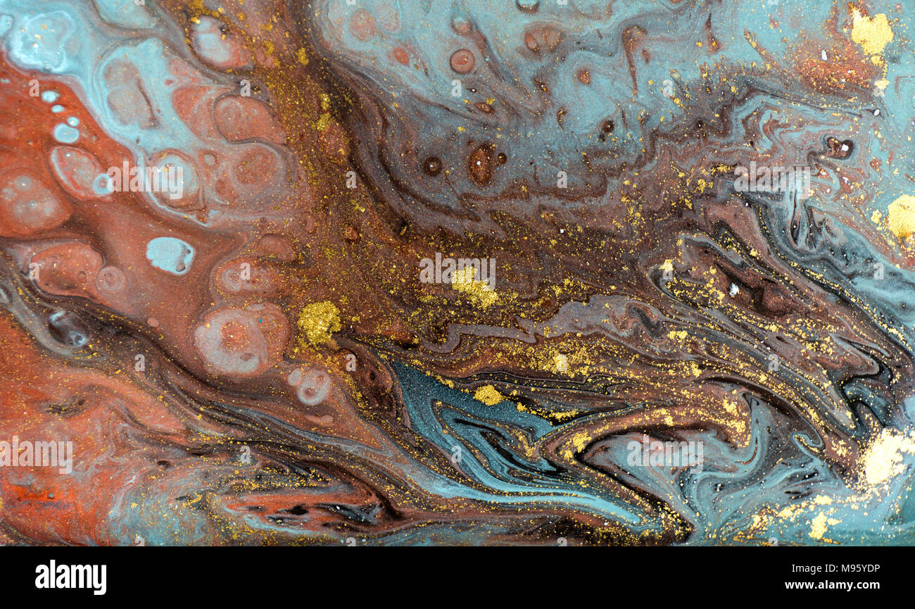 En résumé fond acrylique. Nature bleu et vert d'art de la marbrure de texture. Paillettes d'or. Banque D'Images