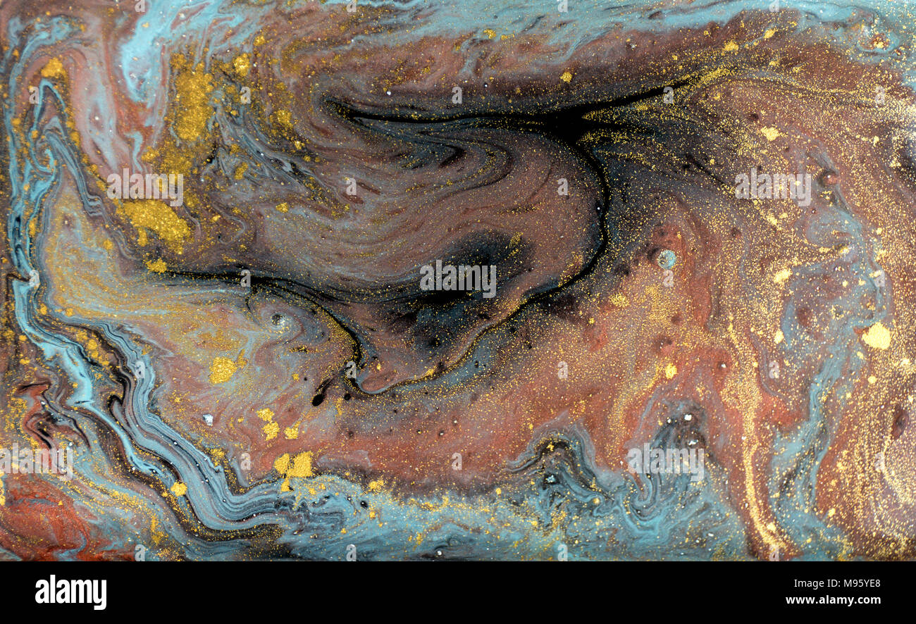 En résumé fond acrylique. Nature bleu et vert d'art de la marbrure de texture. Paillettes d'or. Banque D'Images