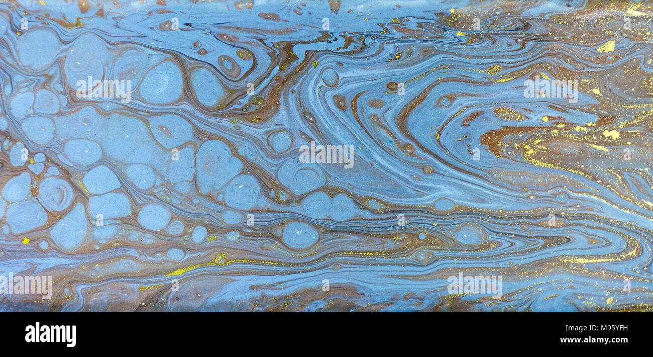 En résumé fond acrylique. Nature bleu et vert d'art de la marbrure de texture. Paillettes d'or. Banque D'Images