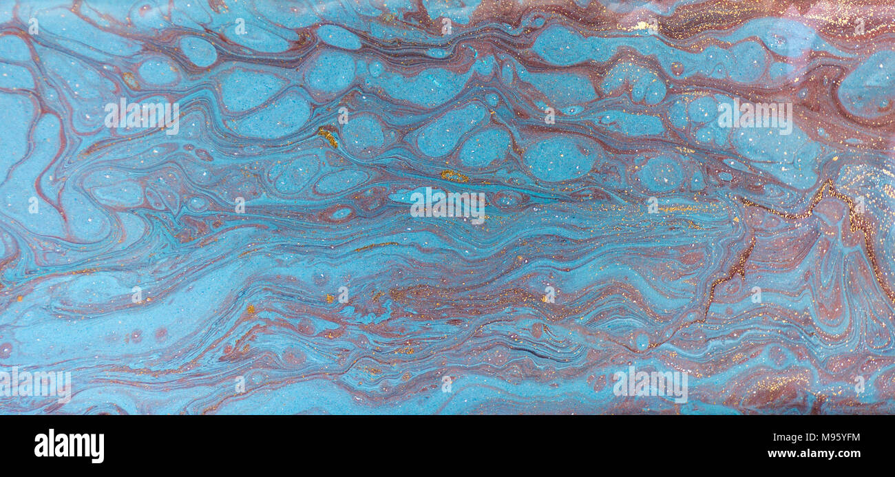 En résumé fond acrylique. Nature bleu et vert d'art de la marbrure de texture. Paillettes d'or. Banque D'Images