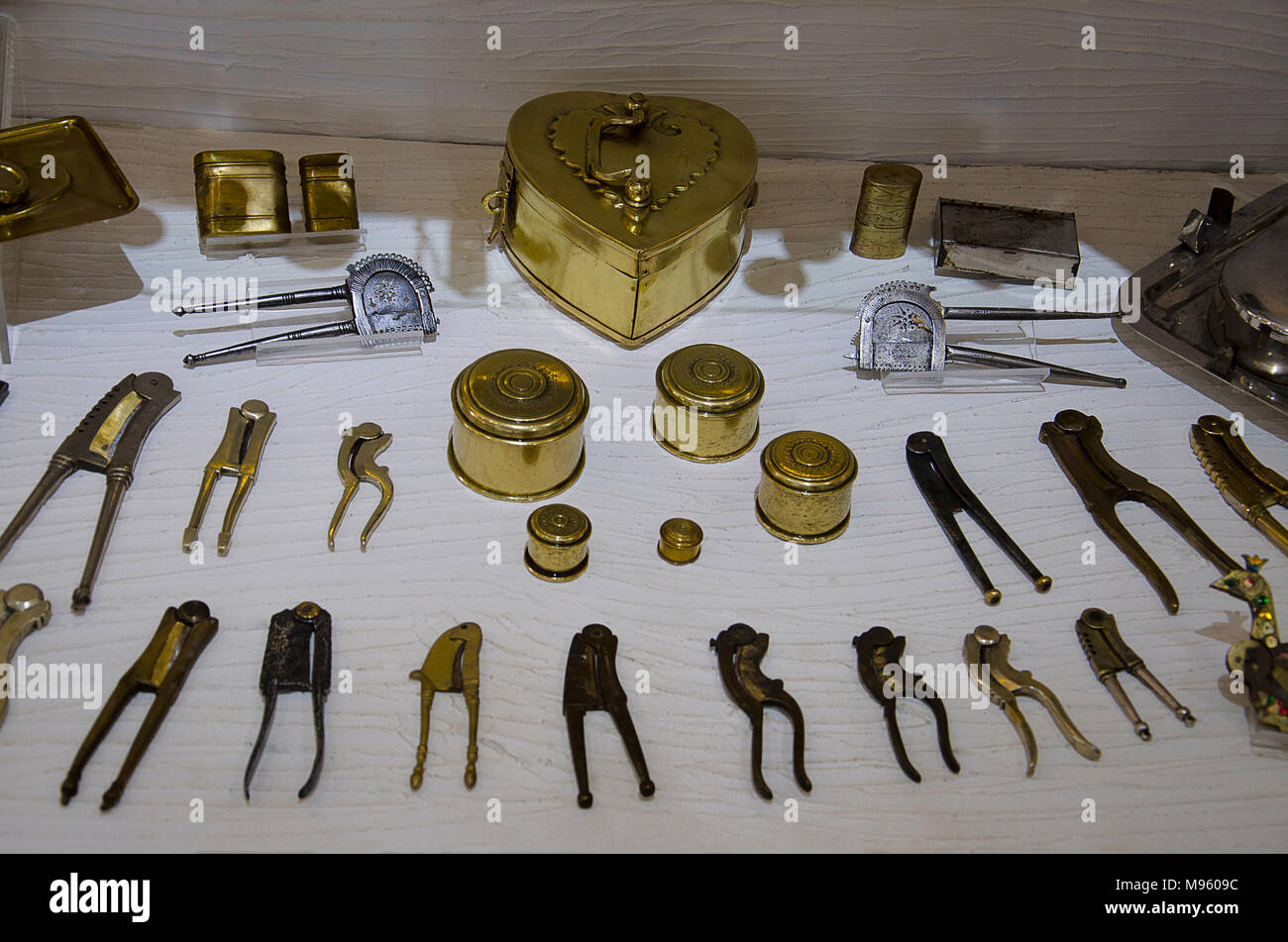 Un vieux truc de Laiton et Bronze, Pendse Musée du Cycle, Pune, Maharashtra, Inde Banque D'Images