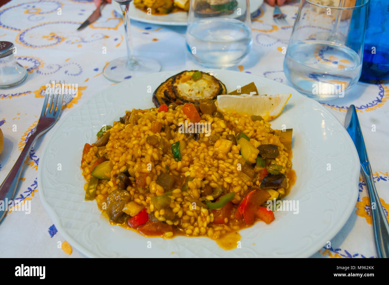 Riz aux légumes. L'Espagne. Banque D'Images