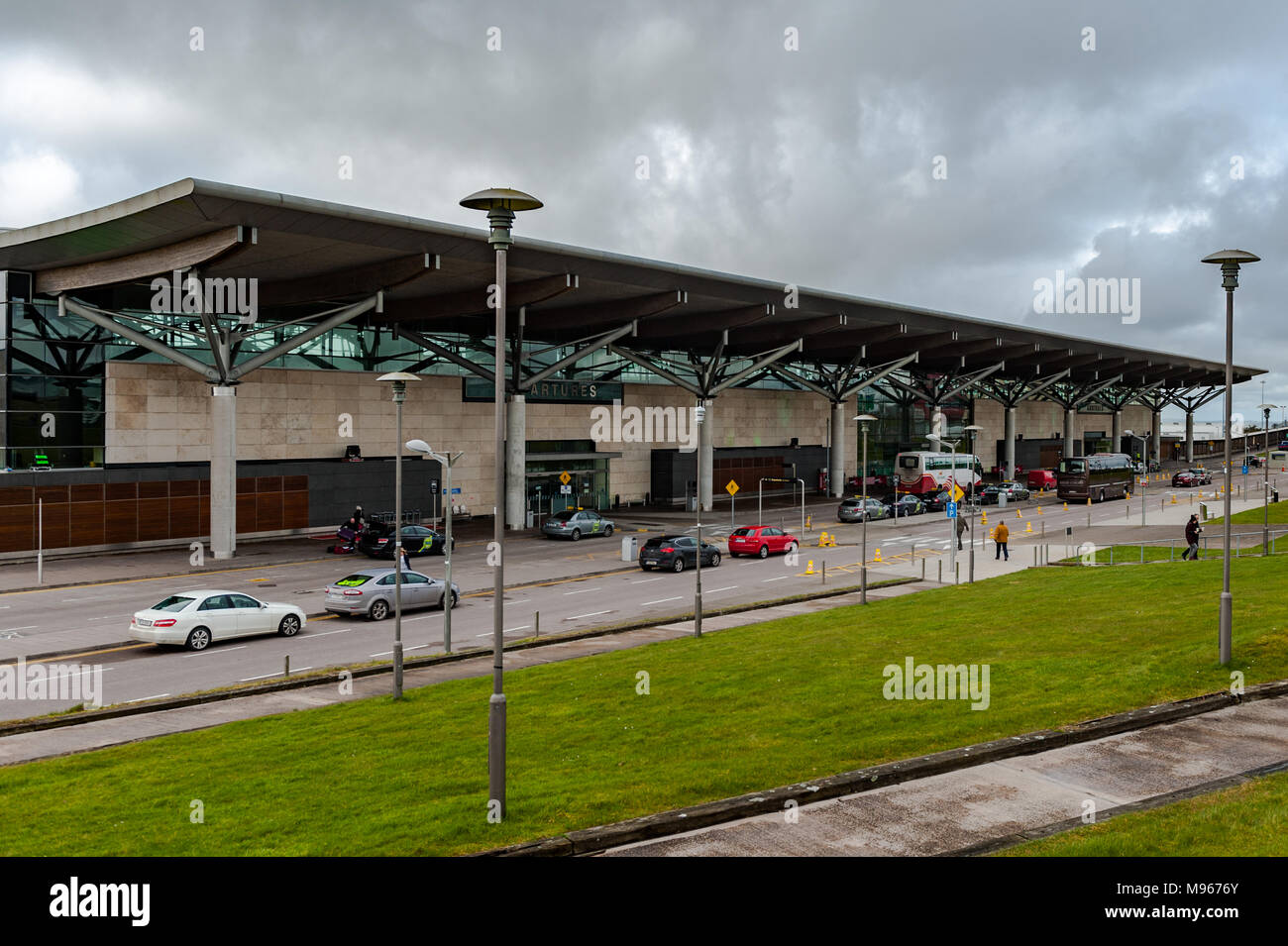 Aérogare à l'aéroport de Cork, Cork, Irlande avec copie espace. Banque D'Images