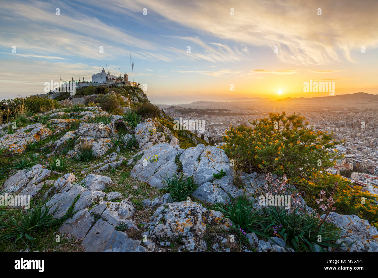 Vue d'Athènes depuis la colline du Lycabette au coucher du soleil, la Grèce. Banque D'Images