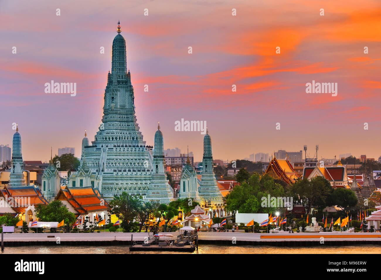 Wat Arun Ratchawararam, un temple bouddhiste à Bangkok, Thaïlande. Banque D'Images