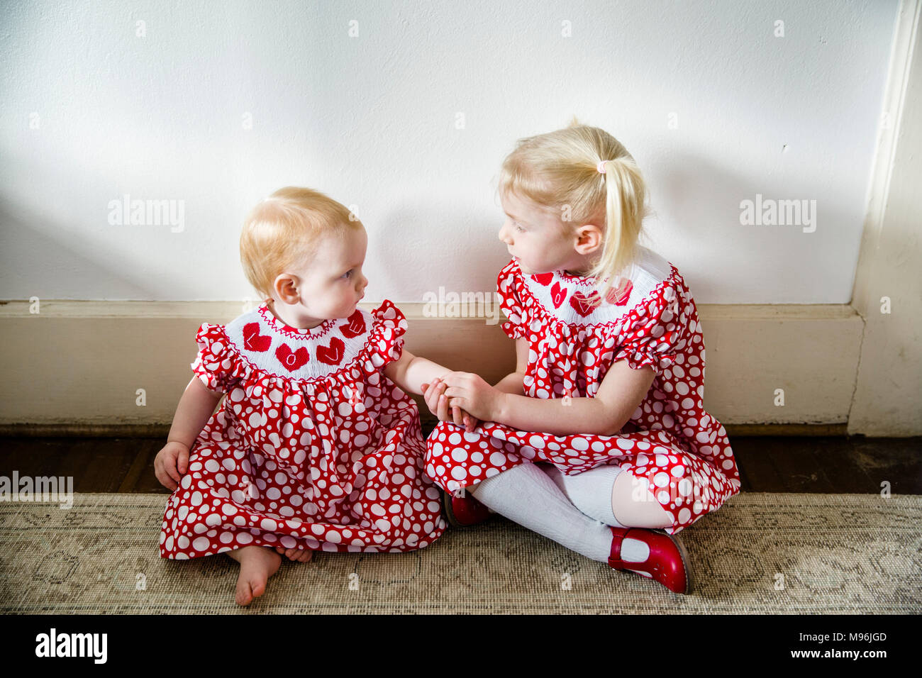 Robe Smockée Baby Gap Rouge à Coeurs Marins - Taille 18-24 Mois, Doublée - Occasion Très Bon état (EUC)