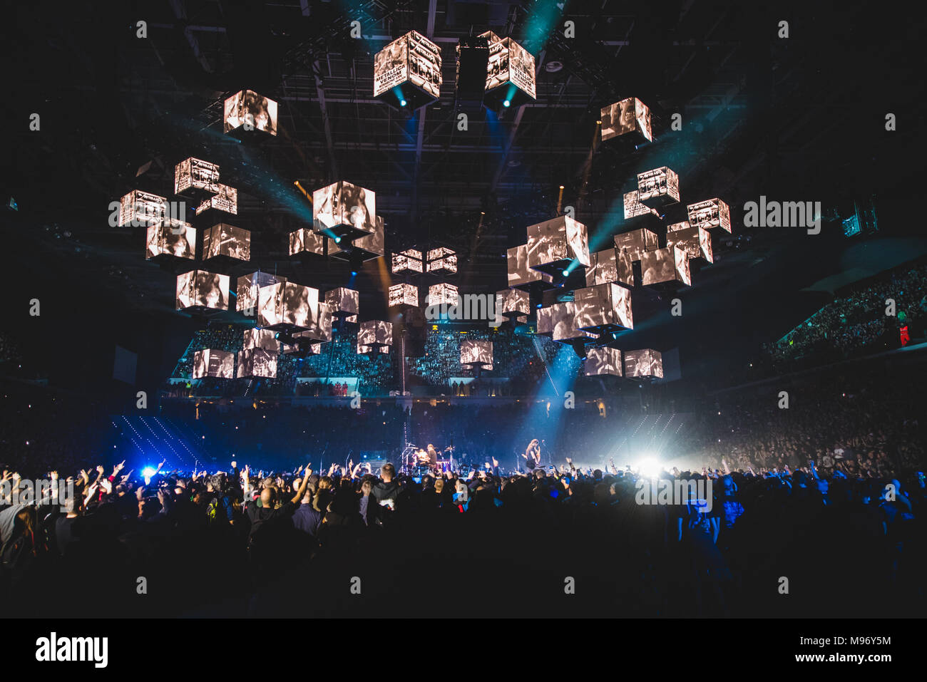 Italie:le groupe américain Metallica live sur scène à Turin, pour la 'Worldwired' tour concert. Photo : Alessandro Bosio/Alamy Live News Banque D'Images