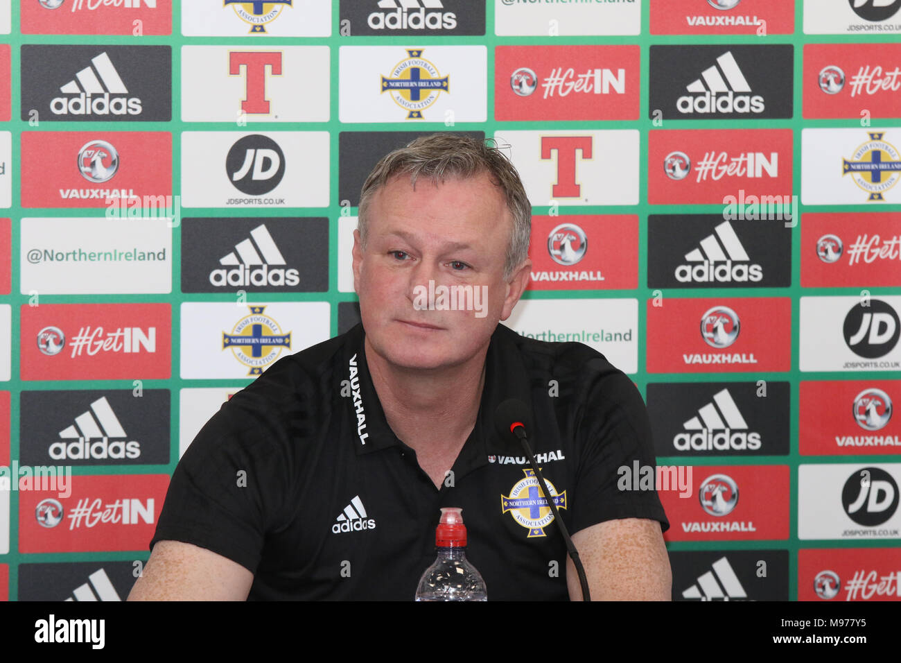 Stade national de football à Windsor Park, Belfast, Irlande du Nord. 23 mars 2018. L'Irlande du manager Michael O'Neill à la conférence de presse de l'avant du match amical contre la République de Corée (Corée du Sud) à Belfast. Crédit : David Hunter/Alamy Live News. Banque D'Images