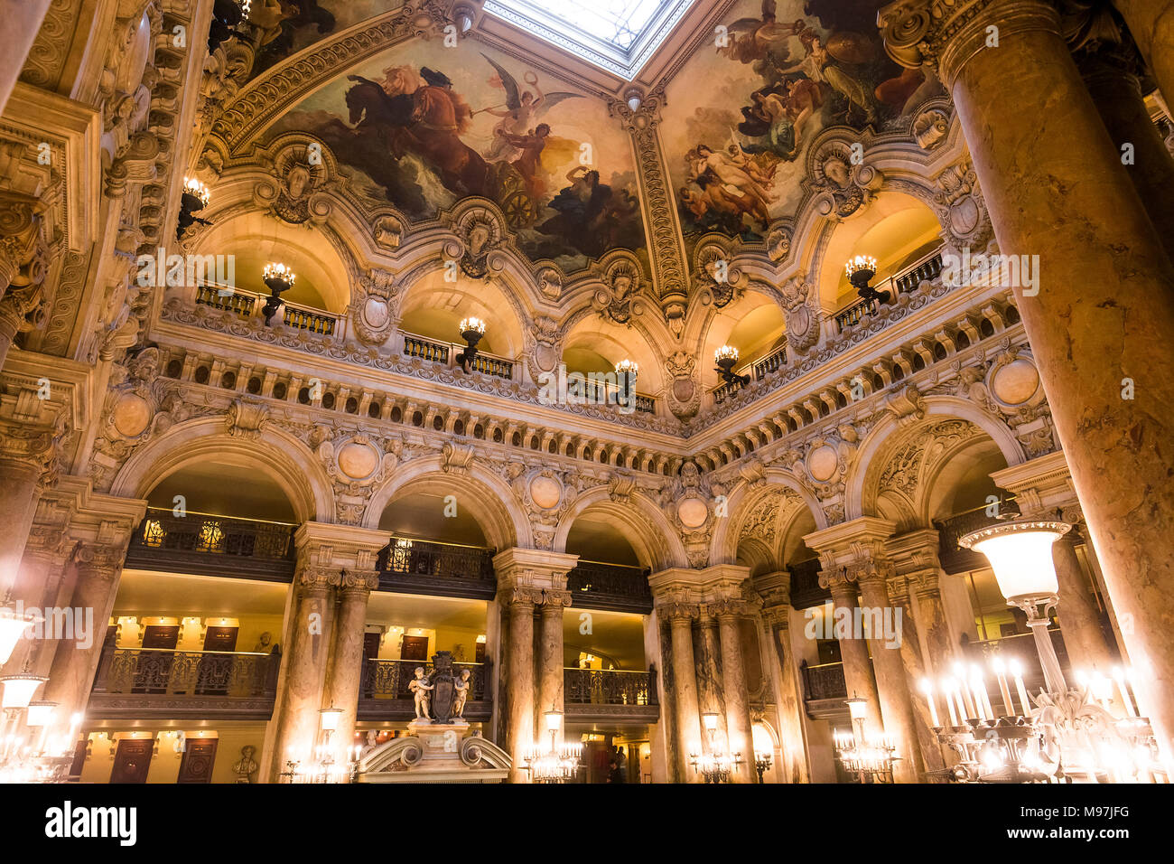 PARIS, FRANCE, Mars 14, 2017 : interiors, fresques et les détails ...