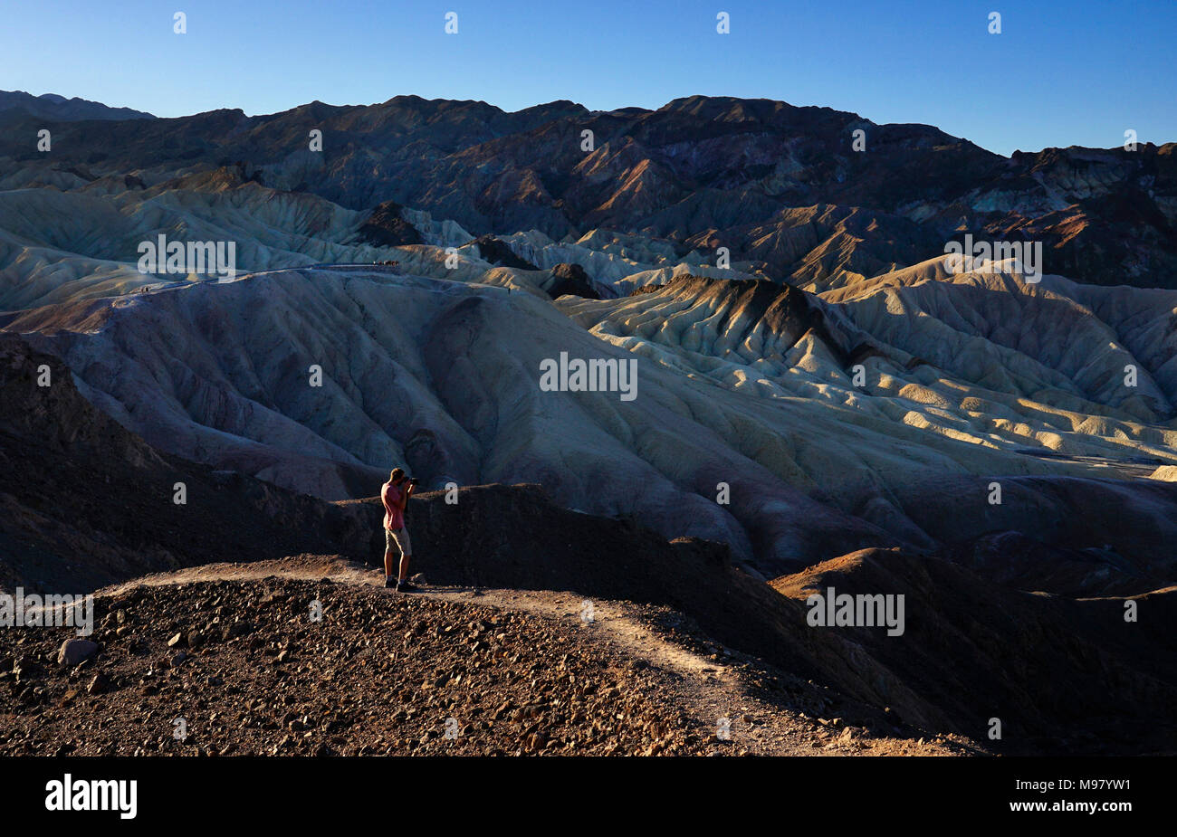 Photographe à Zabriskie point, Death Valley National Park, California,Nord,USA Banque D'Images