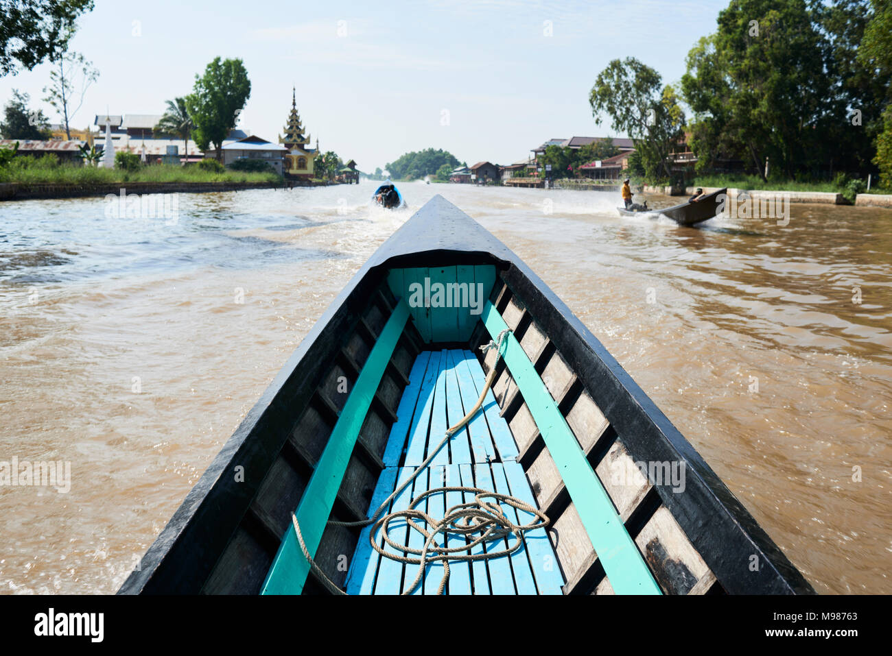 Bateau de pêche au lac Inle, Myanmar. Banque D'Images