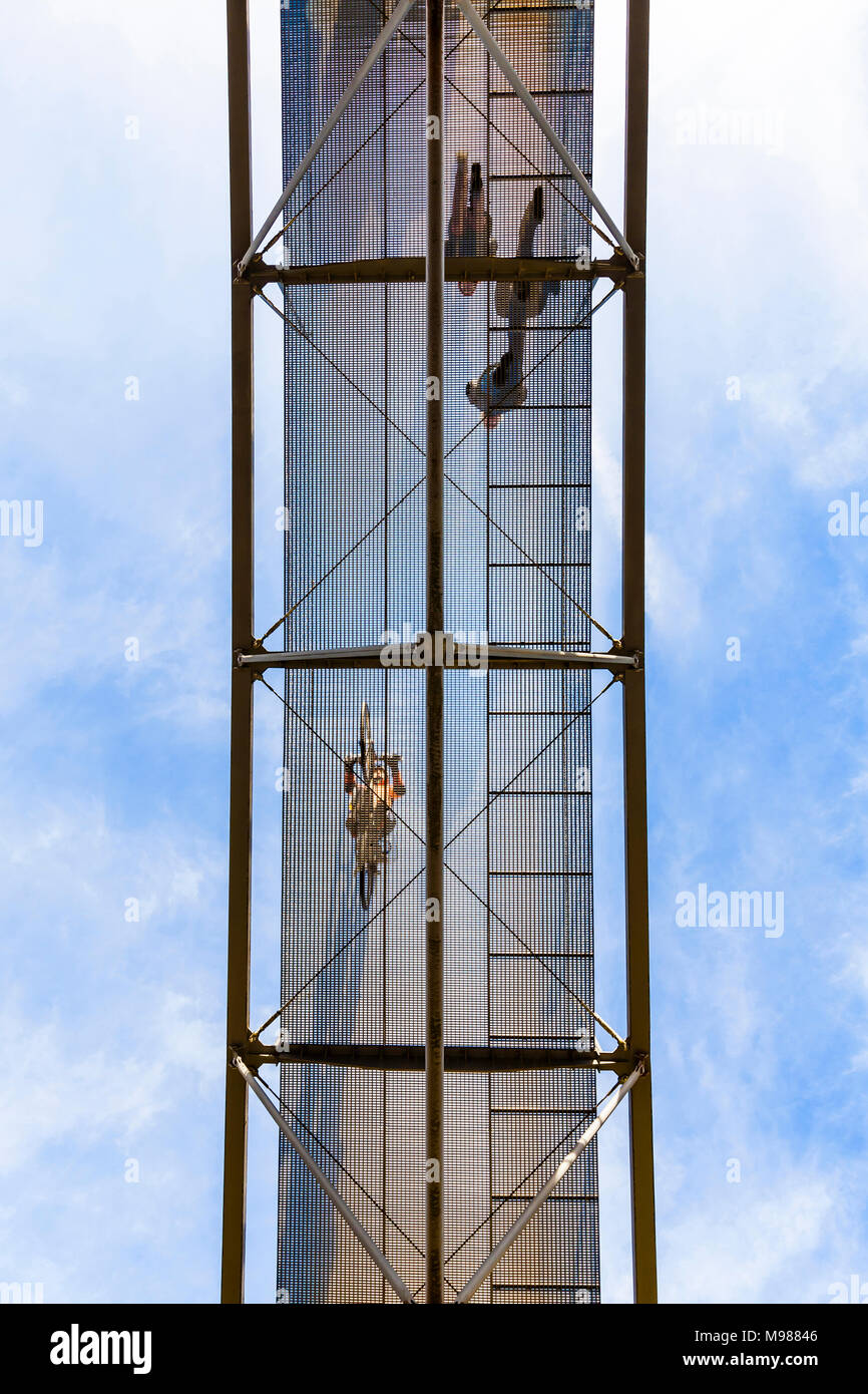 Allemagne, Stuttgart, pont piétonnier flottant libre Banque D'Images