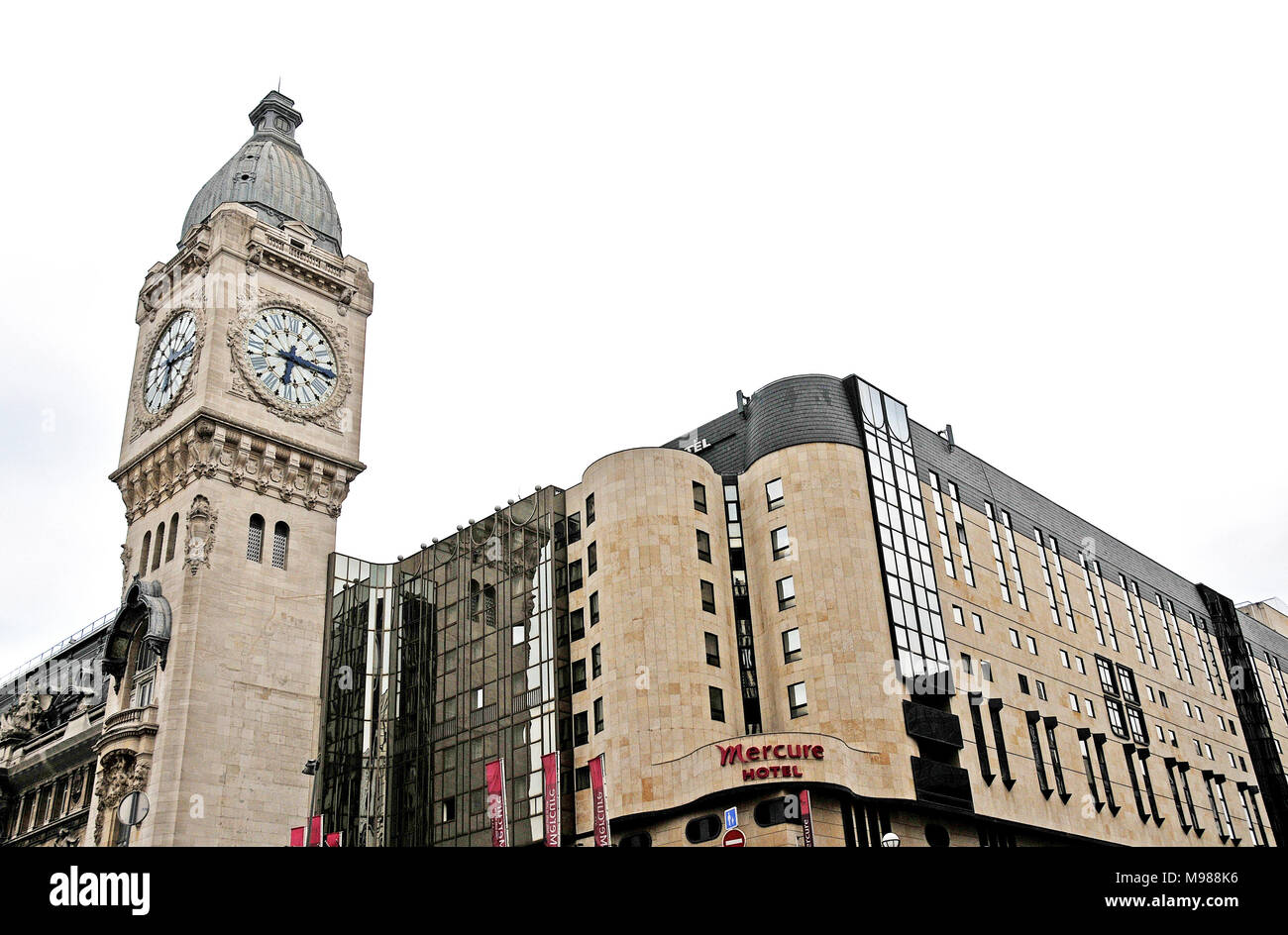 Mercure Hotel et la gare de Lyon, Paris, France Banque D'Images