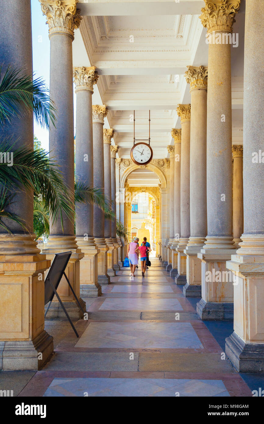Karlovy Vary, République tchèque - 26 août 2016 : Termal spring, piliers et du corridor Banque D'Images