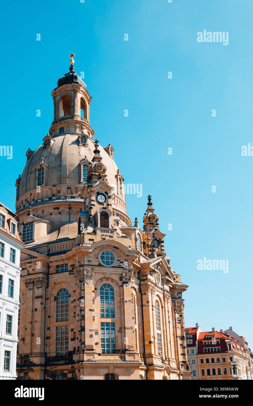 L'église Frauenkirche et bâtiments européens à Dresde, Allemagne Banque D'Images