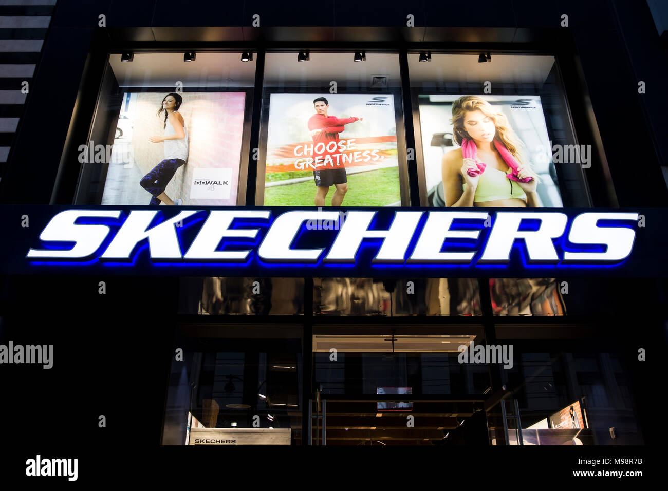 NEW YORK, USA - 31 août 2017 : Détail de la Skechers store à New York. C'est un style de vie américain et performance Footwear Company fondée en 199 Banque D'Images