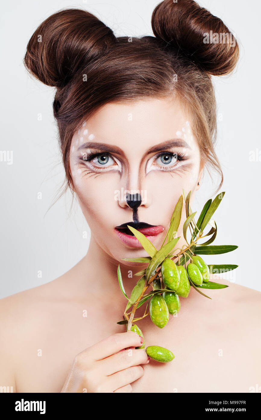 Caractères carnaval maquillage. Cute Woman Animal avec artistique Banque D'Images