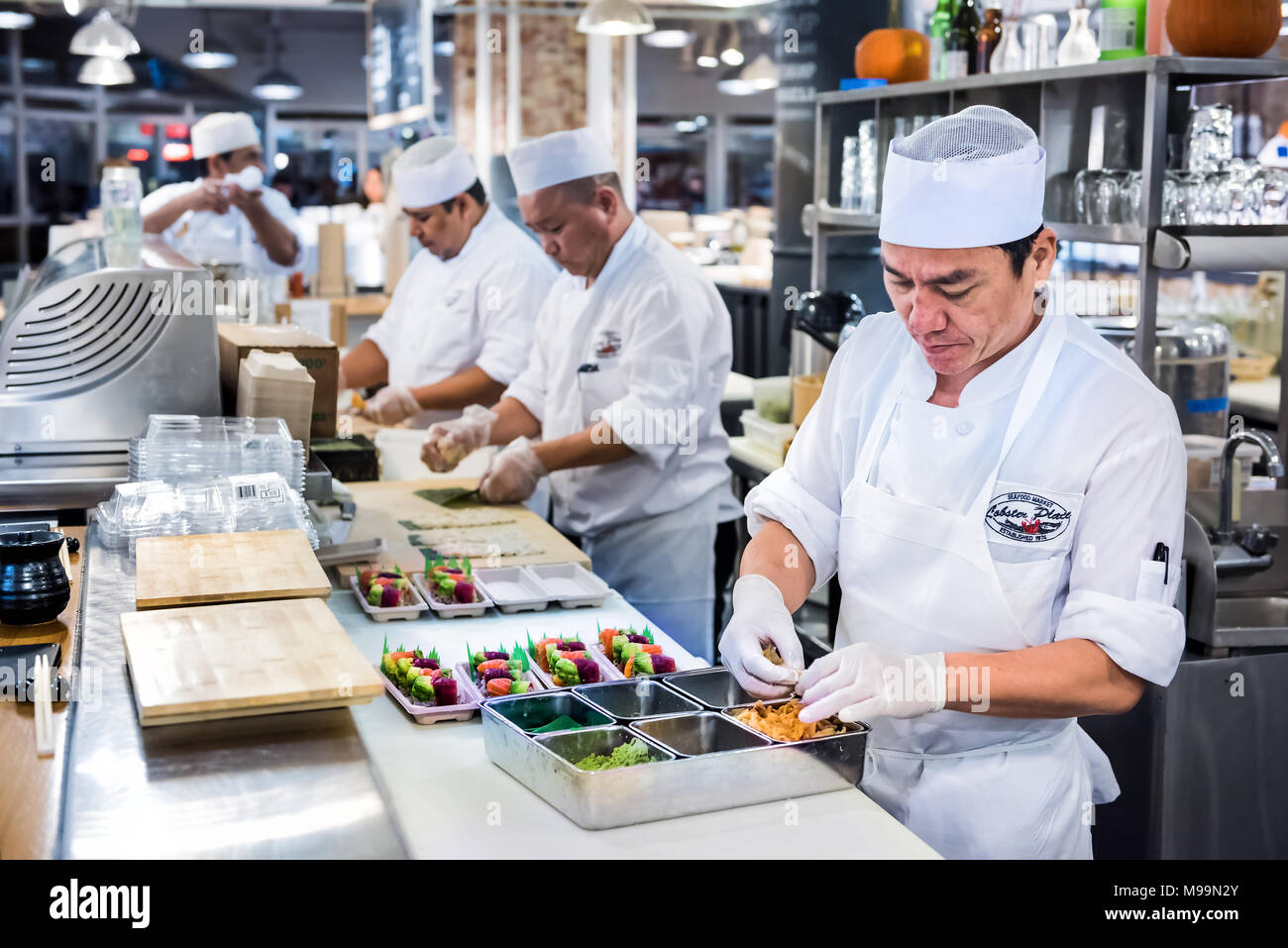 La ville de New York, USA - 30 octobre 2017 : l'alimentation du marché intérieur intérieur boutique de homard au centre-ville de Chelsea, quartier inférieur Manhattan district NYC, Sushi C Banque D'Images