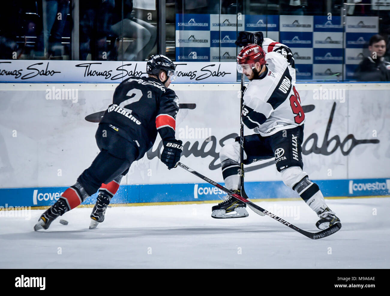 L'Allemagne, l'NŸrnberg NŸrnberger Arena, Versicherung, 23.03.2018, Eishockey - DEL Playoffs Viertelfinale, Spiel 5 - Thomas Sabo Ice Tigers vs Kšlner Haie - Image : (de G-R) Brett Festerling (Ice Tigers, # 2), Sebastian Uvira (Kšlner Haie, # 93) Foto : HMB Media/Ryan Crédit : Ryan Evans/Alamy Live News Banque D'Images