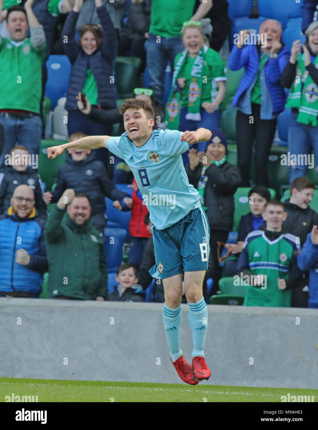 Windsor Park, Belfast, Irlande du Nord, Royaume-Uni. 24 mars 2018. L'Irlande du Nord / République de Corée (Corée du Sud).Paul Smyth célèbre son but de la victoire pour l'Irlande du Nord.Crédit : David Hunter/Alamy Live News. Banque D'Images