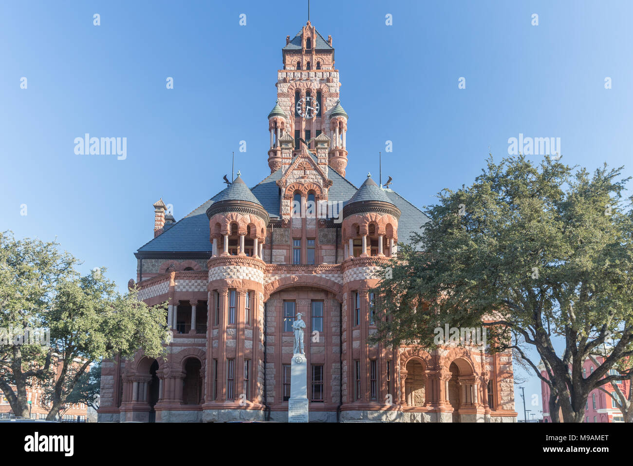 Vue avant du palais de justice du Comté de Ellis historique dans Waxahachie, Texas Banque D'Images