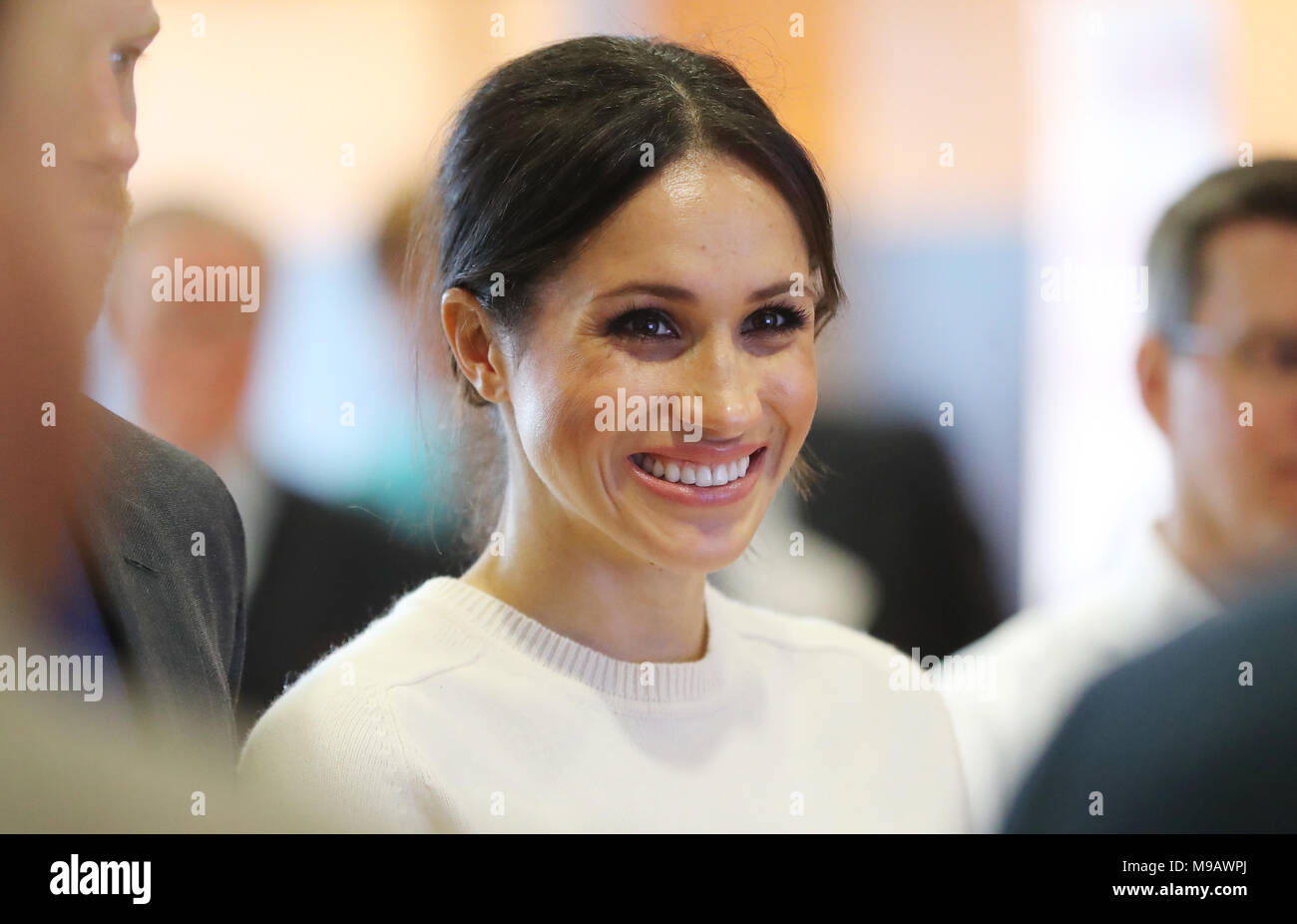 Le prince Harry et Meghan Markle lors d'une visite à Catalyst Inc science park à Belfast, où ils ont rencontré certains des plus brillants de l'Irlande du Nord les jeunes entrepreneurs. Banque D'Images