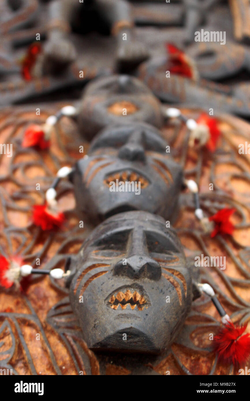 Artisanat bois face Festival culturel sur la Papouasie, Indonésie, Asmat Banque D'Images