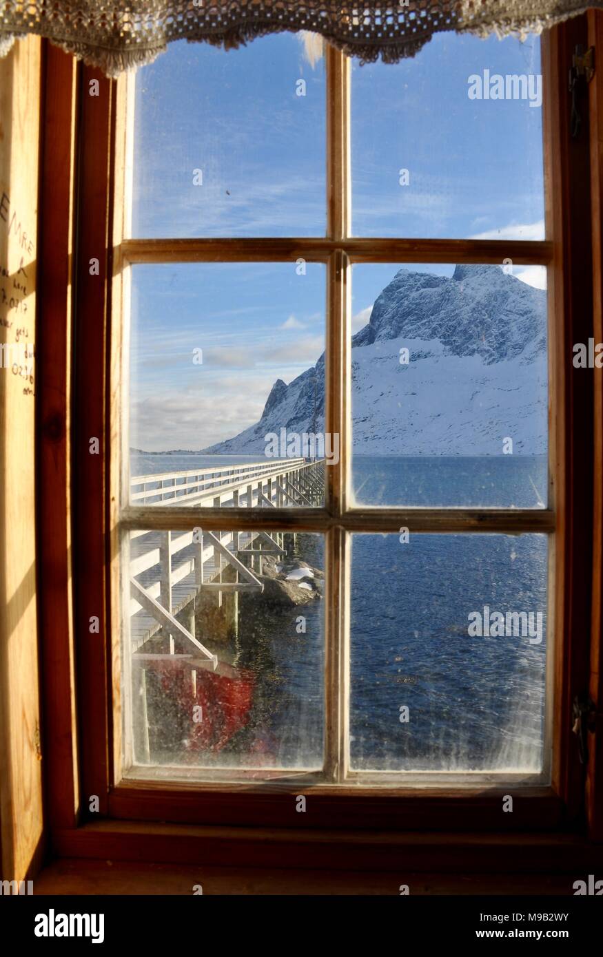 Photo de fenêtre dans Vindstad pier, Lofoten, Norvège Banque D'Images