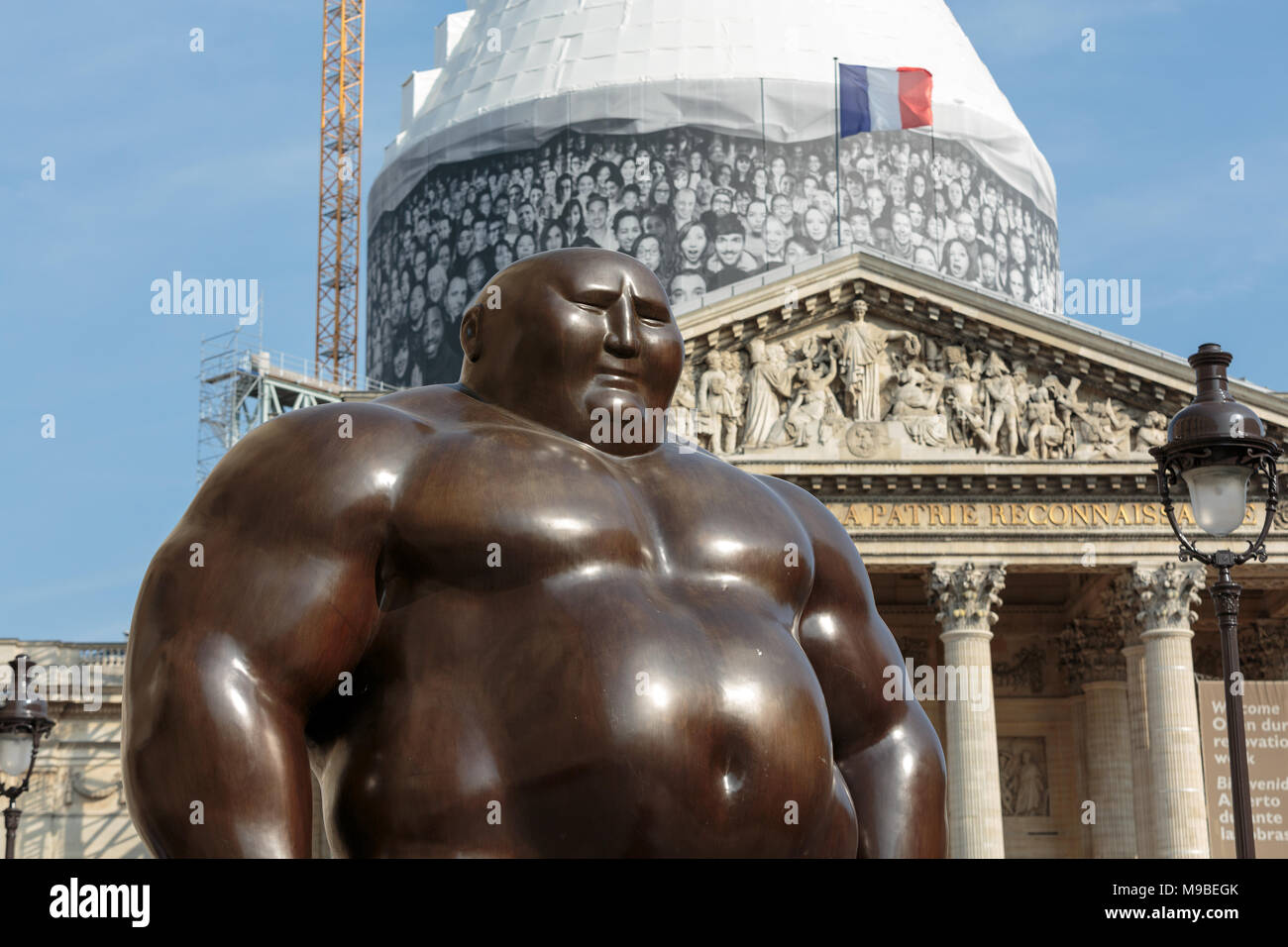 Une statue de Mongolie en position debout par Shen Hong Biao, situé près du Panthéon Banque D'Images