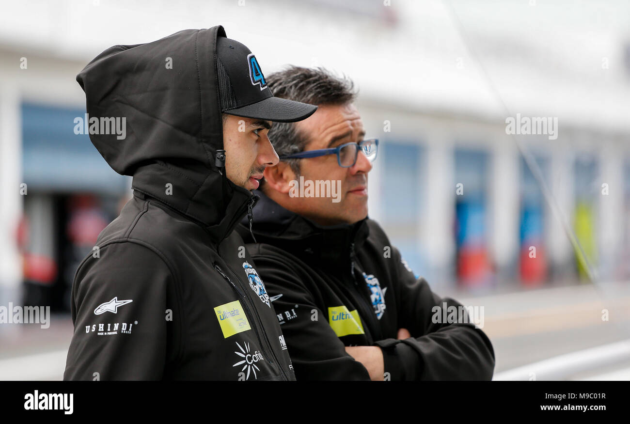 Estoril, Portugal, le 24 mars 2018de MotoGP rider Portugais-Moto2 Miguel Oliveira de Red Bull KTM Ajo au cours de la FIM CEV course en Circuit d'Estoril, à Estoril, Portugal, le 24 mars 2018 avec l'équipe de Oliveira - ETC Crédit : Paulo Nascimento/Alamy Live News Banque D'Images