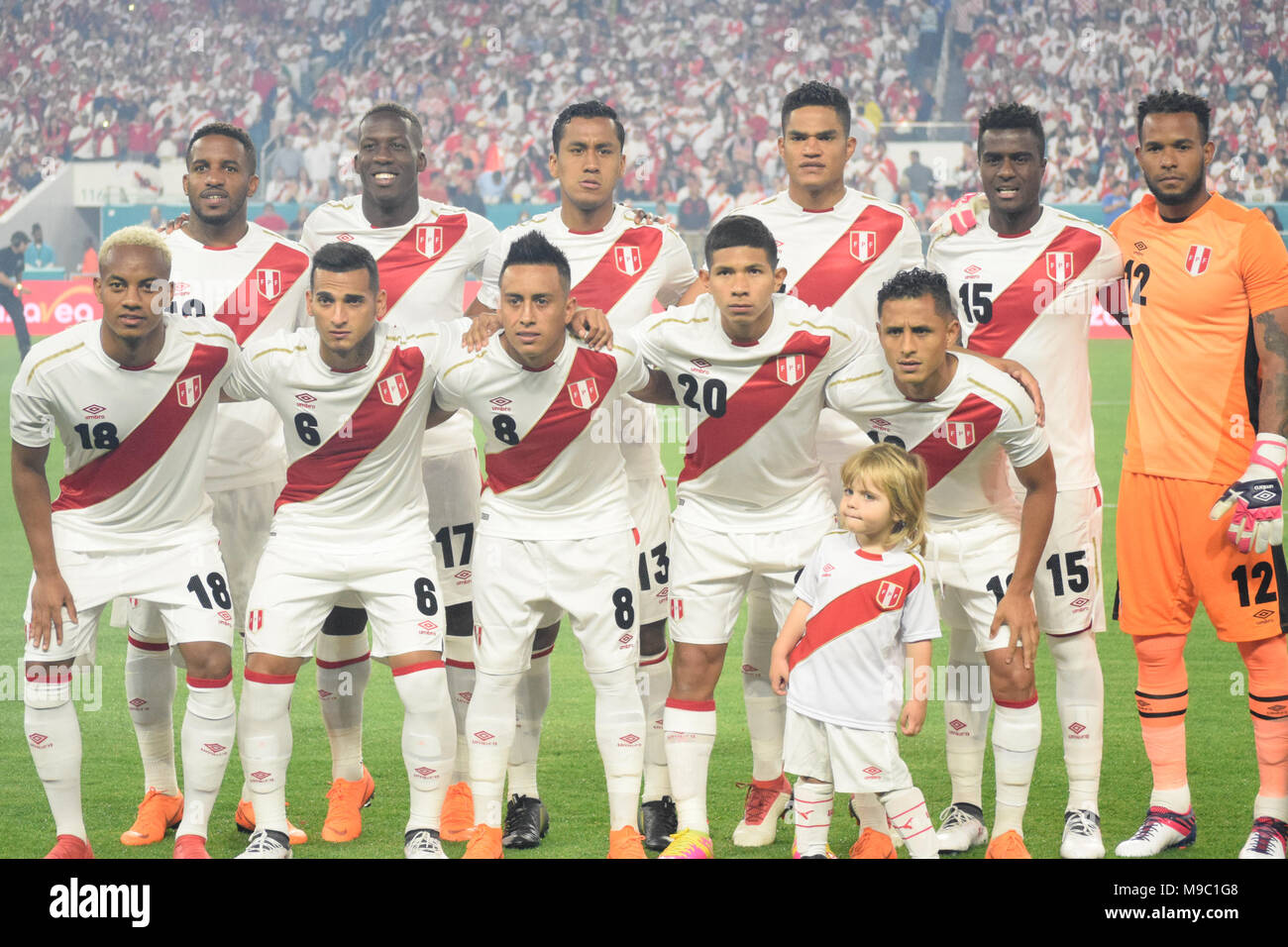 Miami, Floride, USA. Mar 23, 2018. L'équipe péruvienne pose pour la photo  avant le match contre la Croatie.L'équipe nationale de football croate a  joué un match amical contre le Pérou le 23