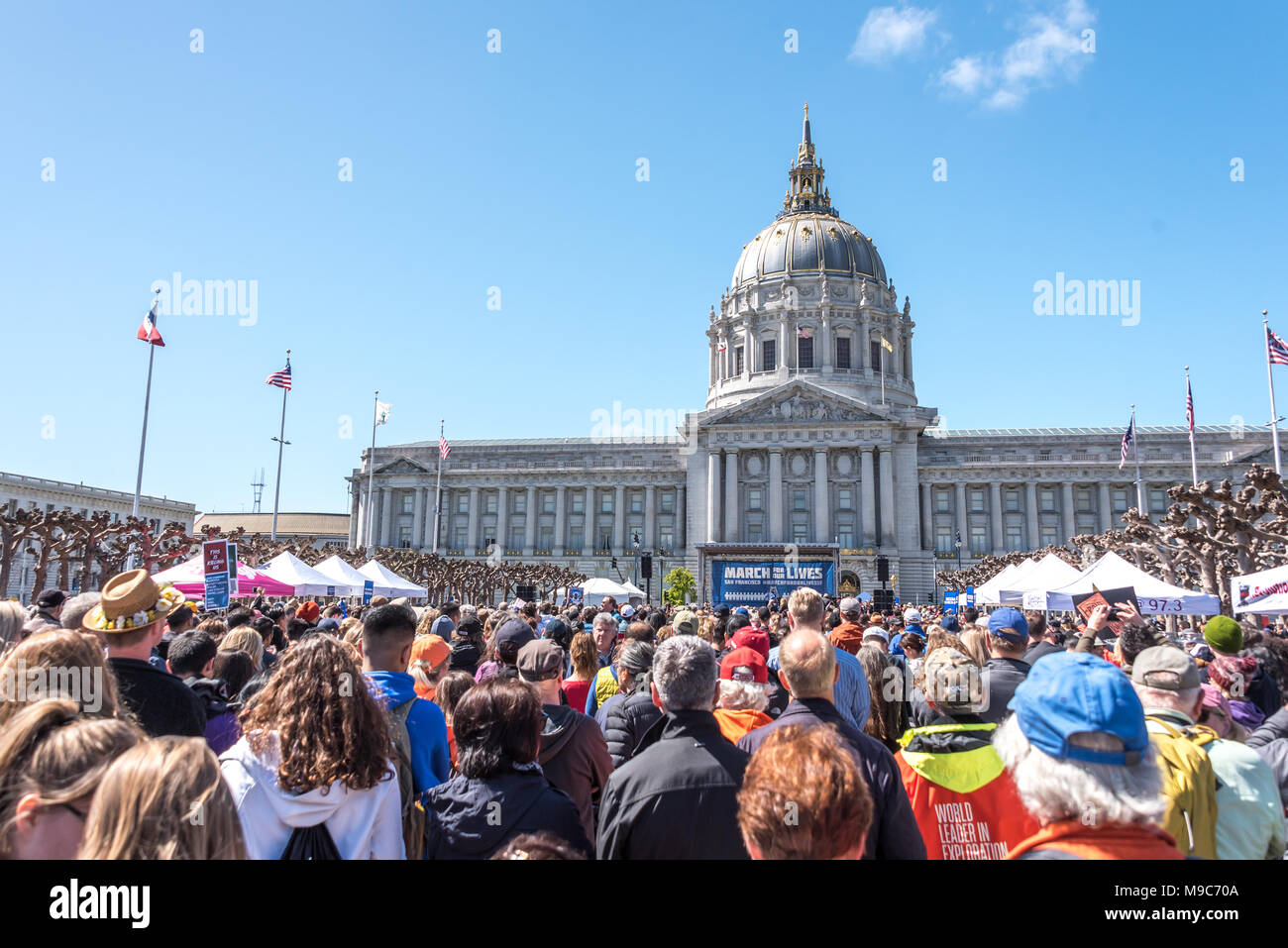 San Francisco, USA. 24 mars, 2018. Des milliers de personnes se rassemblent à San Francisco Centre civique pour la Marche pour la vie rallye et mars à appeler pour le contrôle des armes et de mettre fin à la violence armée. Shelly Rivoli/Alamy Live News Banque D'Images