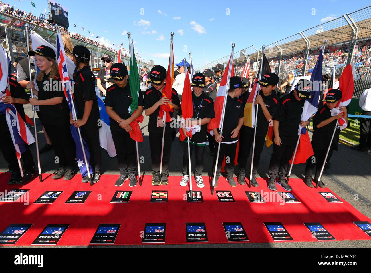 L'Albert Park, Melbourne, Australie. Mar 25, 2018. La grille d'attente pour les enfants pour leurs conducteurs sur la grille avant le début de la 2018 Australian Grand Prix de Formule 1 à l'Albert Park, Melbourne, Australie. Bas Sydney/Cal Sport Media/Alamy Live News Banque D'Images