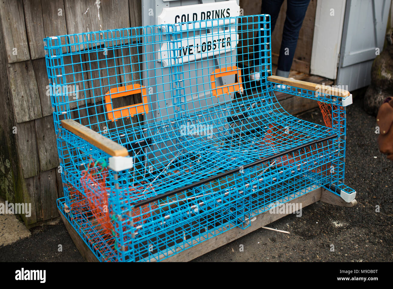 Un banc de casiers à homard à l'extérieur d'un magasin à Rockport, Massachusetts. Banque D'Images