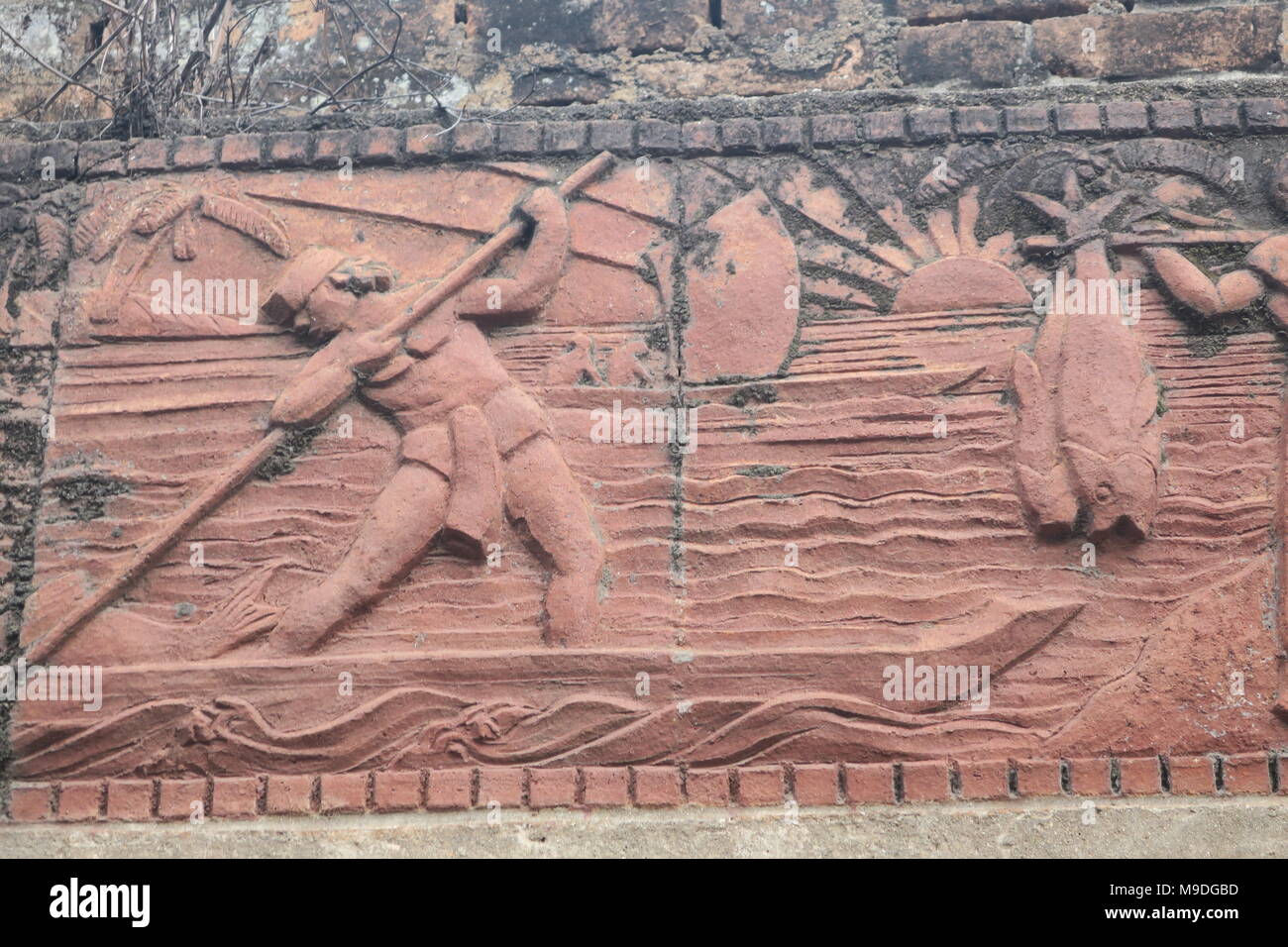 Wall relief représentant l'histoire de Madagascar près du Rove à Antananarivo. La ville haute près du palais de la reine, l'histoire coloniale. Banque D'Images