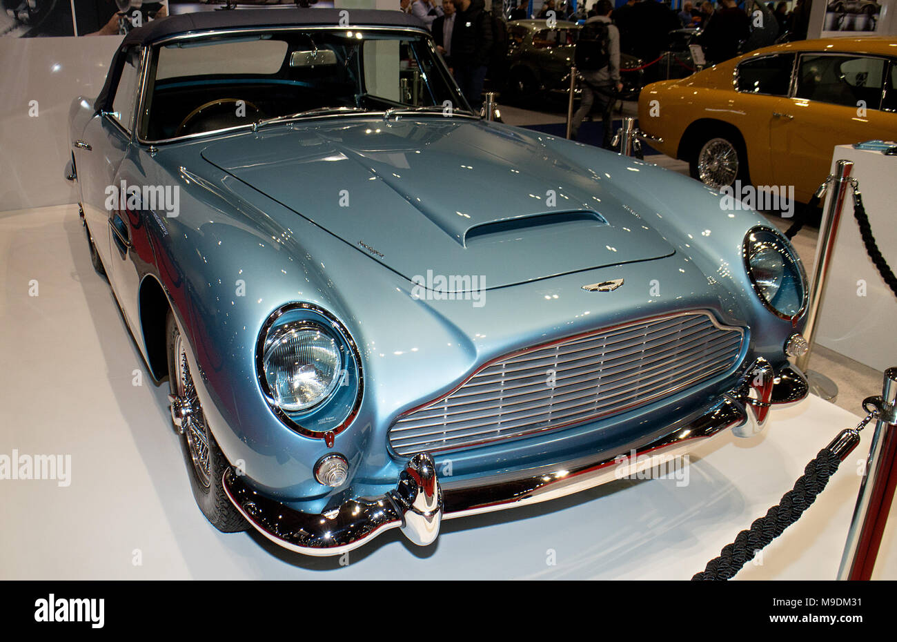 Une perle des Caraïbes - de couleur 1963 Aston Martin DB5 Convertible à la London Classic Car Show 2018 Banque D'Images