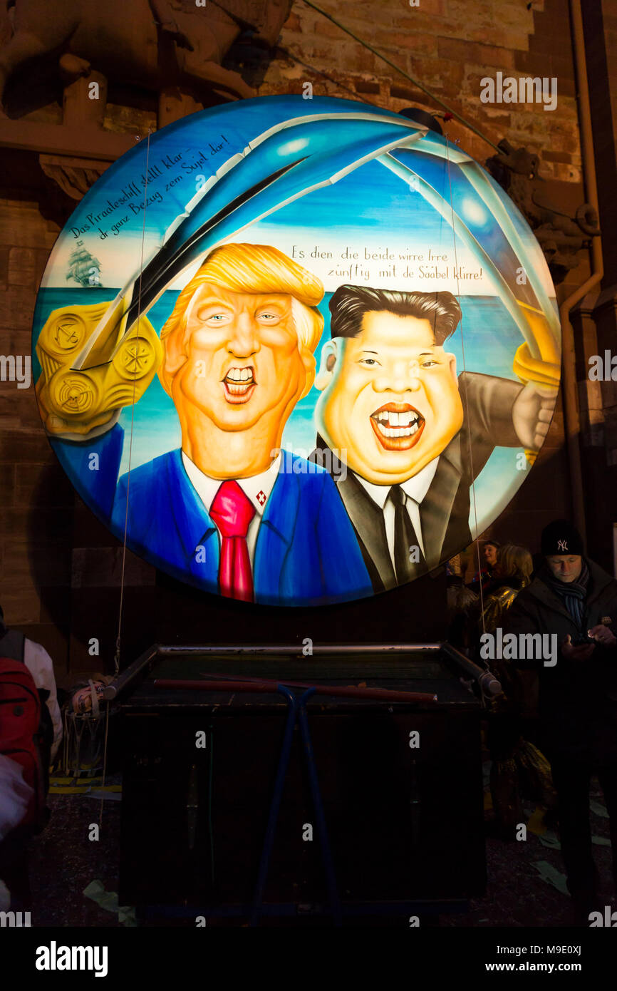 Muensterplatz, Bâle, Suisse - 20 février 2018. Carnaval de Bâle. Carnaval lumineux avec lanterne, Donald Trump et l'ONU Kim-Jong Banque D'Images