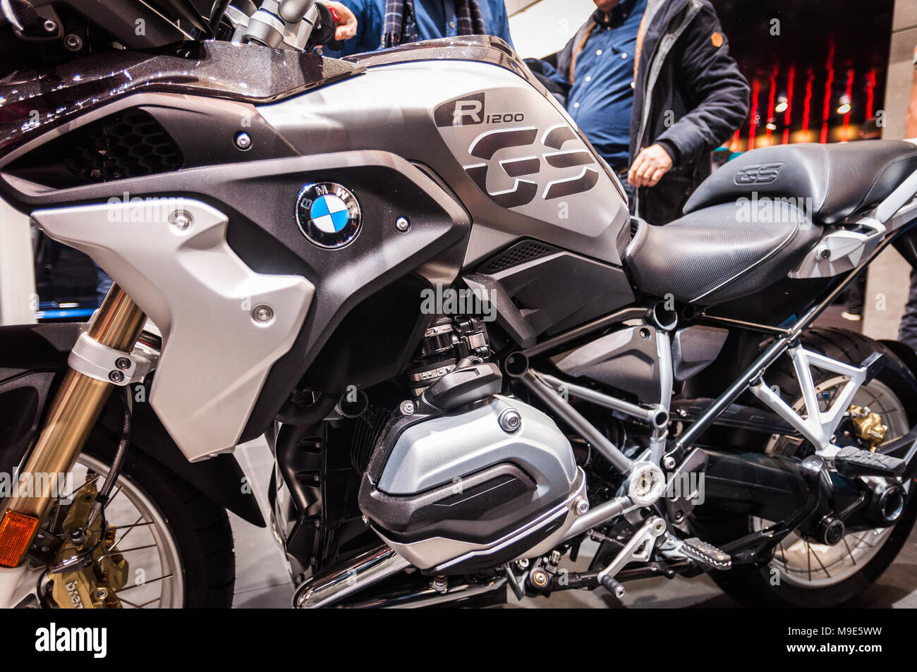 Genève, SUISSE - Le 17 mars 2018 : BMW R 1200 GS MOTO Superfast présenté à  la 88e Salon International de l'Automobile de Genève Photo Stock - Alamy