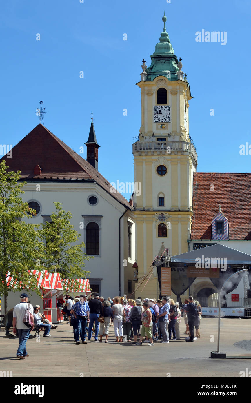 Bratislava, Slovaquie - 14 juin 2017 : l'Ancien hôtel de ville avec musée municipal sur la place principale de la capitale slovaque Bratislava - Slovaquie. Banque D'Images