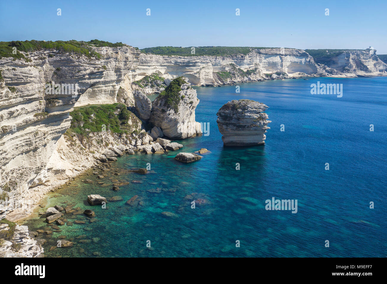 Flèches de calcaire à chalkstone falaise, Bonifacio, Corse, France, Europe, Méditerranée Banque D'Images