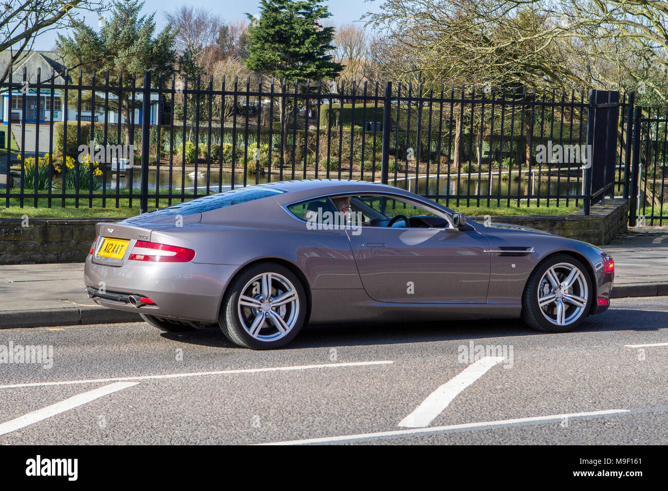 Le Merseyside, Royaume-Uni, 25 Mar 2018. Supercars du nord ouest de la 1ère épreuve de la saison. 25 mars 2018. Organisateurs Gage et Thomas Bleakley a dit qu'ils s'attendent à plus de 200 voitures à tourner jusqu'à l'événement qui a lieu dans le parc Victoria Gardens à Southport, Merseyside. Les véhicules de tous les âges de la Mini classics à V8 complet American muscle cars grondement dans Southport pour cette exposition événement qui rassemble des milliers de visiteurs de la station balnéaire. Credit : Cernan Elias/Alamy Live News Banque D'Images