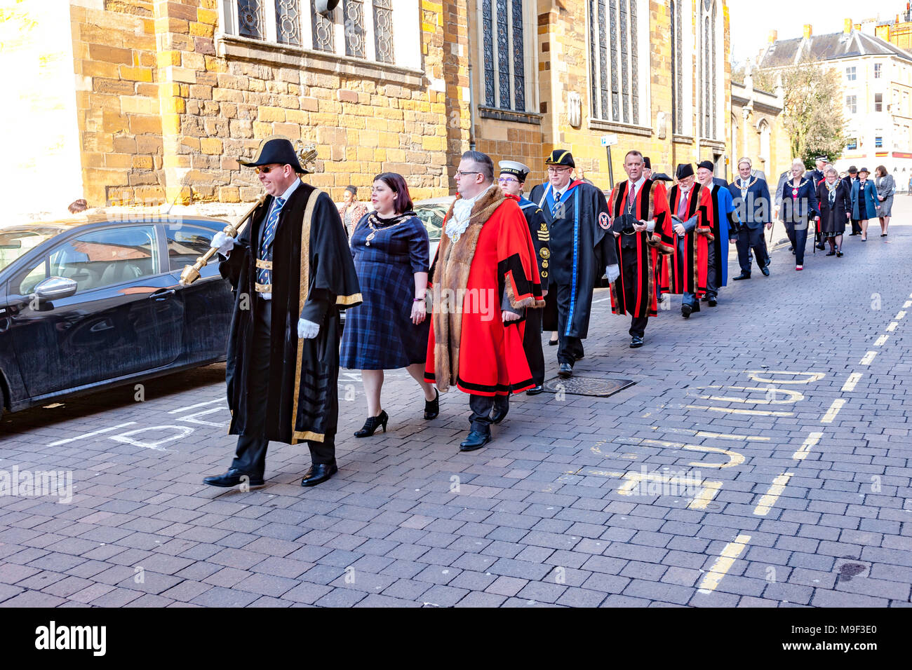 Northampton. Royaume-uni Dimanche 25 Mars. Un service commémoratif à l'église All Saints pour le 100e anniversaire de la mort de l'ancien joueur de Northampton town football Walter Tull et l'armée britannique de la toute première black officier à commander les troupes blanches, Sous-lieutenant Walter Tull est mort alors qu'il participait au combat près d'Arras, dans le Nord de la France. Il était de 29. Credit : Keith J Smith./Alamy Live News Crédit : Keith J Smith./Alamy Live News Banque D'Images