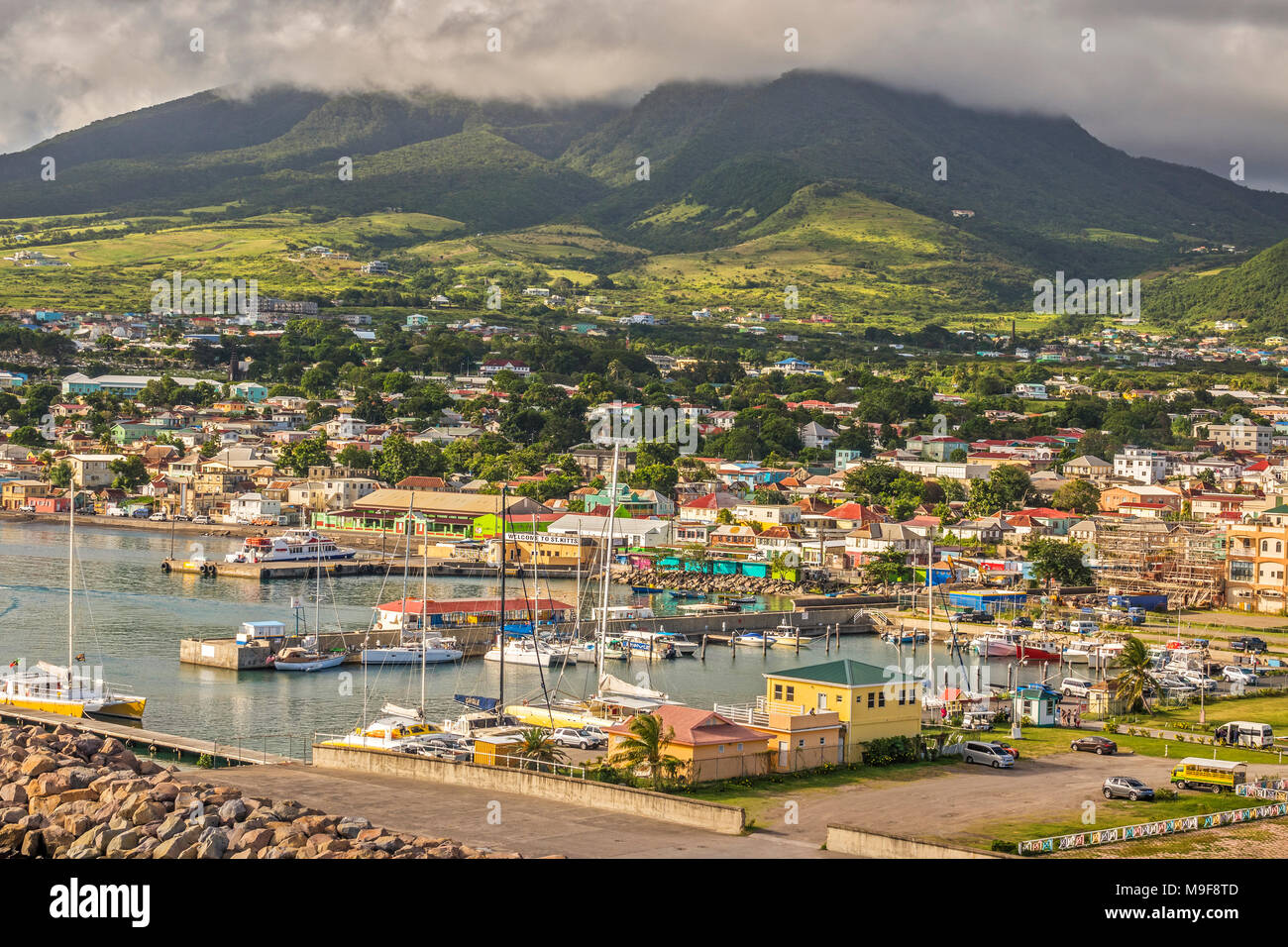 Bateaux dans le port, Basseterre, Saint Kitts, West Indies Banque D'Images