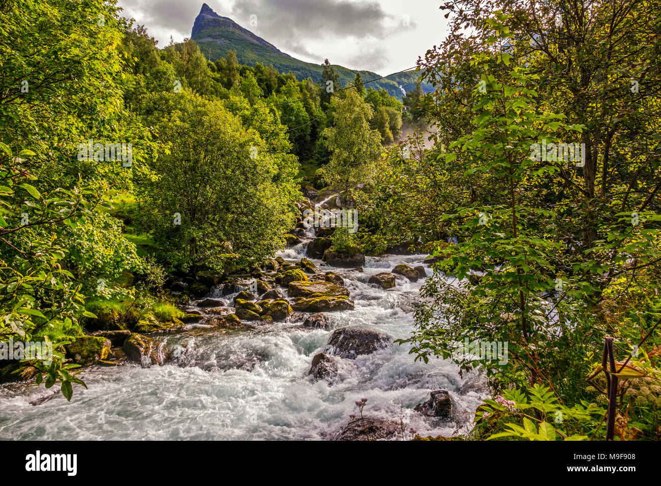 Rivière, Geiranger fjord de Geiranger, Norvège Banque D'Images