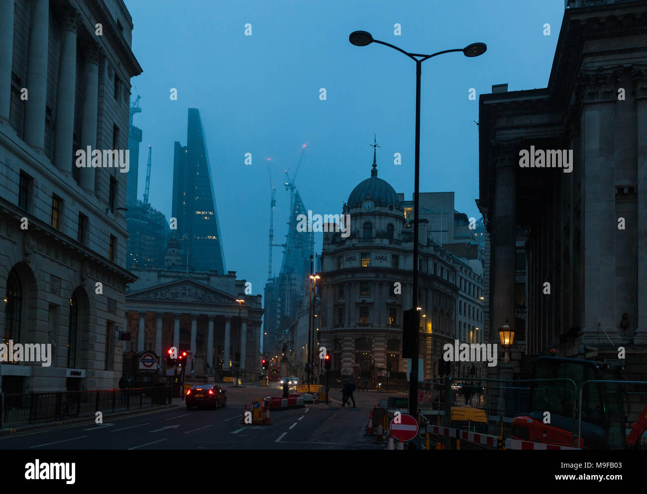 Ville de Londres vu de Queen Victoria Street, Londres, Angleterre, Royaume-Uni. Banque D'Images