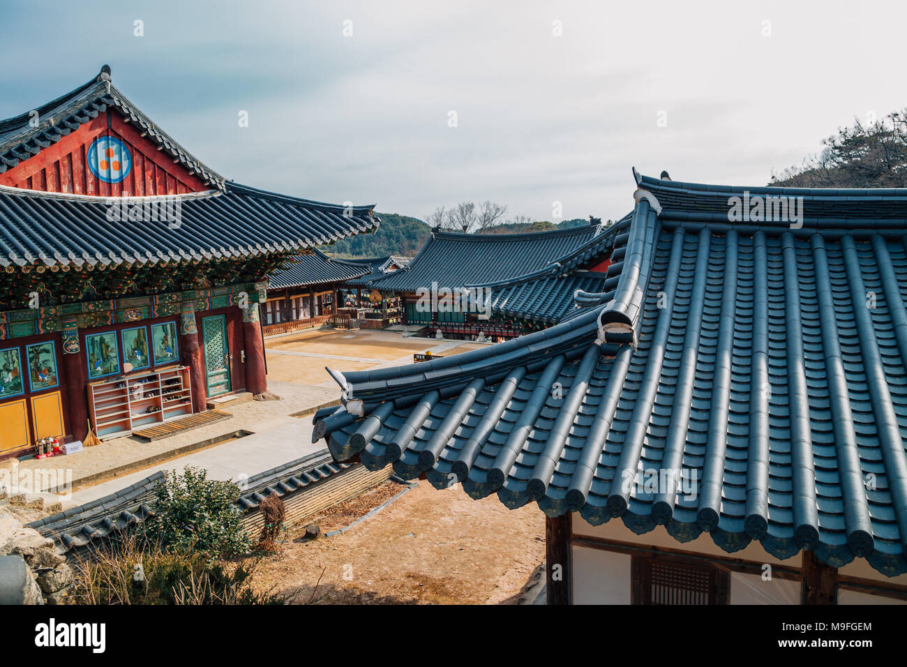 Dans l'architecture traditionnelle coréenne temple Donghwasa, Daegu, Corée Banque D'Images