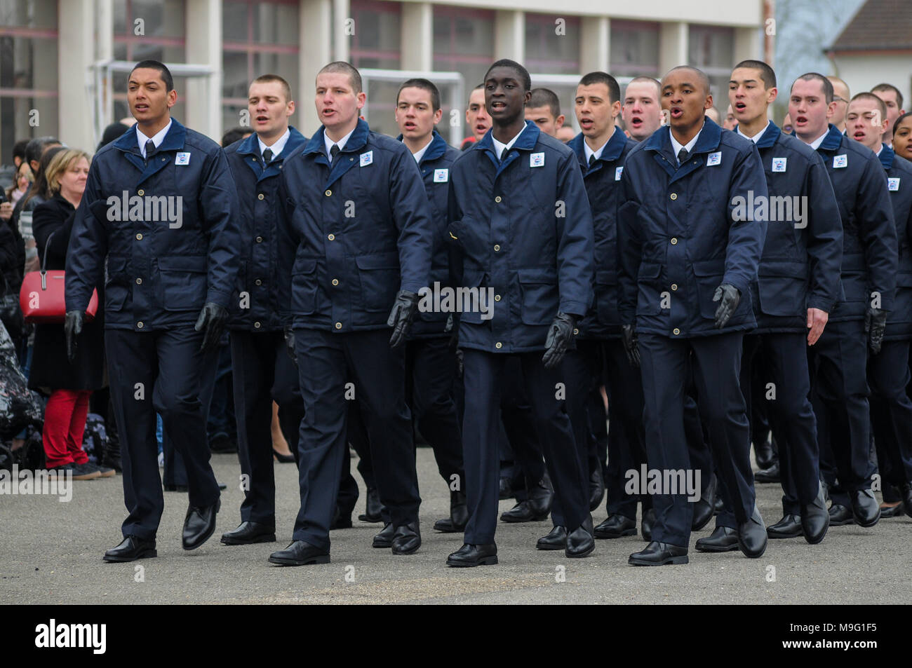 Les jeunes volontaires pour le service militaire (CSMV) au détachement Air  278, Base de Amberieu-en-Bugey, France Photo Stock - Alamy