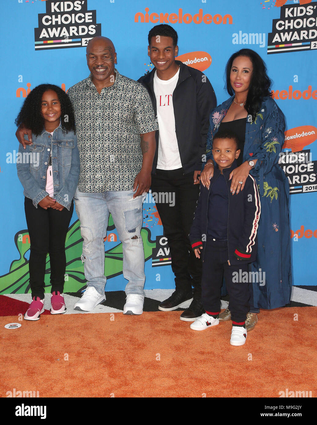 24 mars 2018 - Inglewood, CA, États-Unis - 24 mars 2018 - Inglewood, Californie - Mike Tyson, Lakiha Spicer Tyson, Milan, Miguel Leon Tyson Tyson, le Maroc. De 2018 Nickelodeon Kids' Choice Awards qui ont eu lieu pendant le Forum. Crédit photo : F. Sadou/AdMedia (crédit Image : © F. Sadou/AdMedia via Zuma sur le fil) Banque D'Images